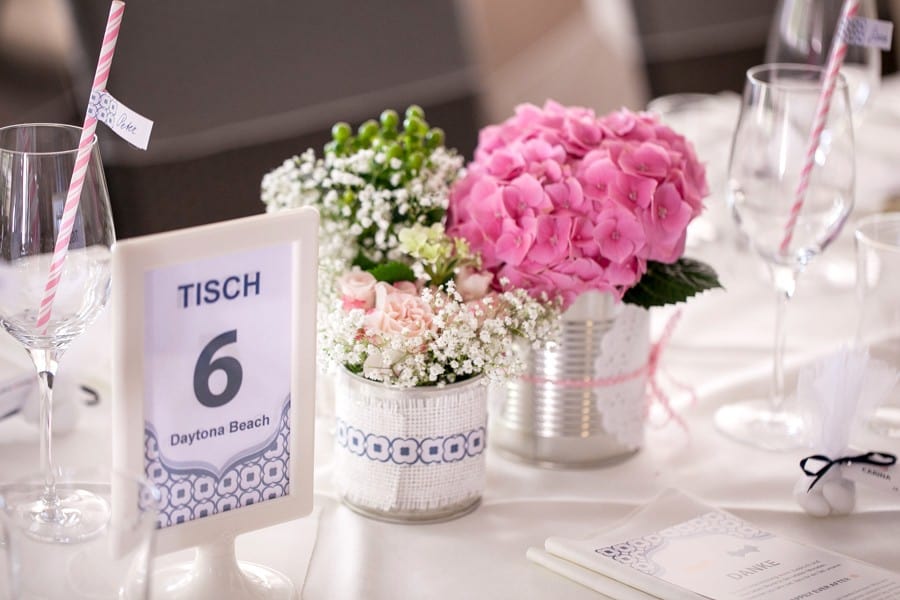 SüÃe diy hochzeit im vintage stil unter freiem himmel